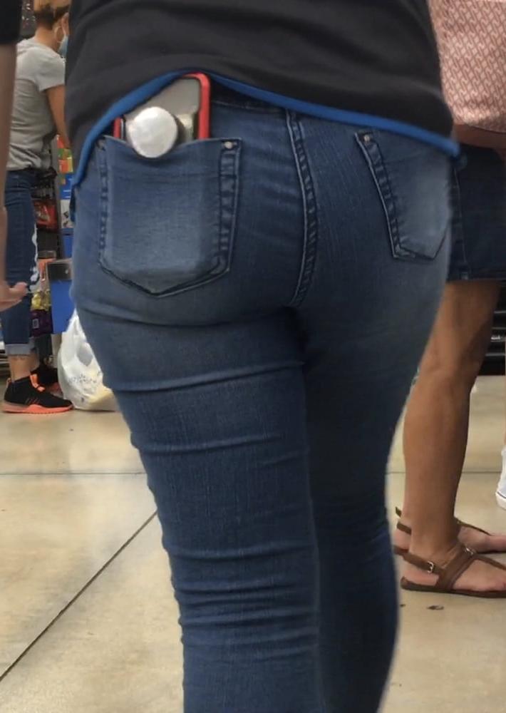 16P Nice Walmart ass in tight jeans