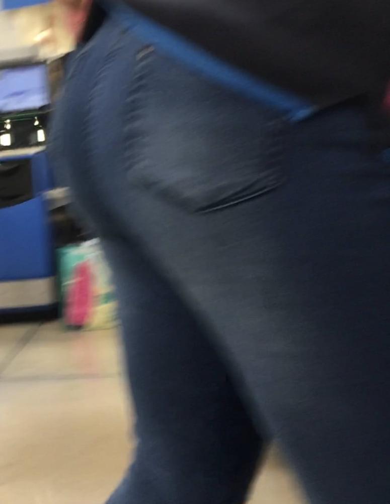 16P Nice Walmart ass in tight jeans