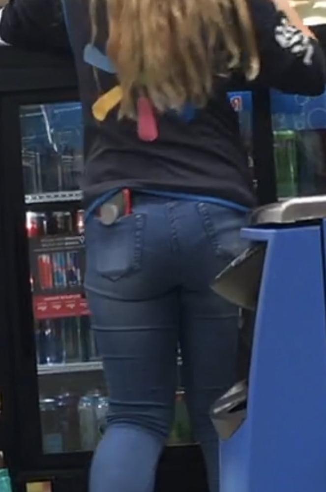 16P Nice Walmart ass in tight jeans