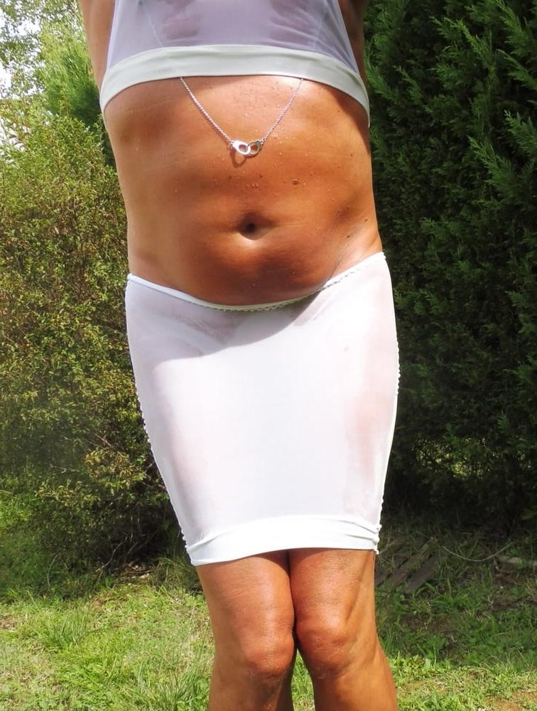 25P Lui Jupe Transparente 2 mouillee