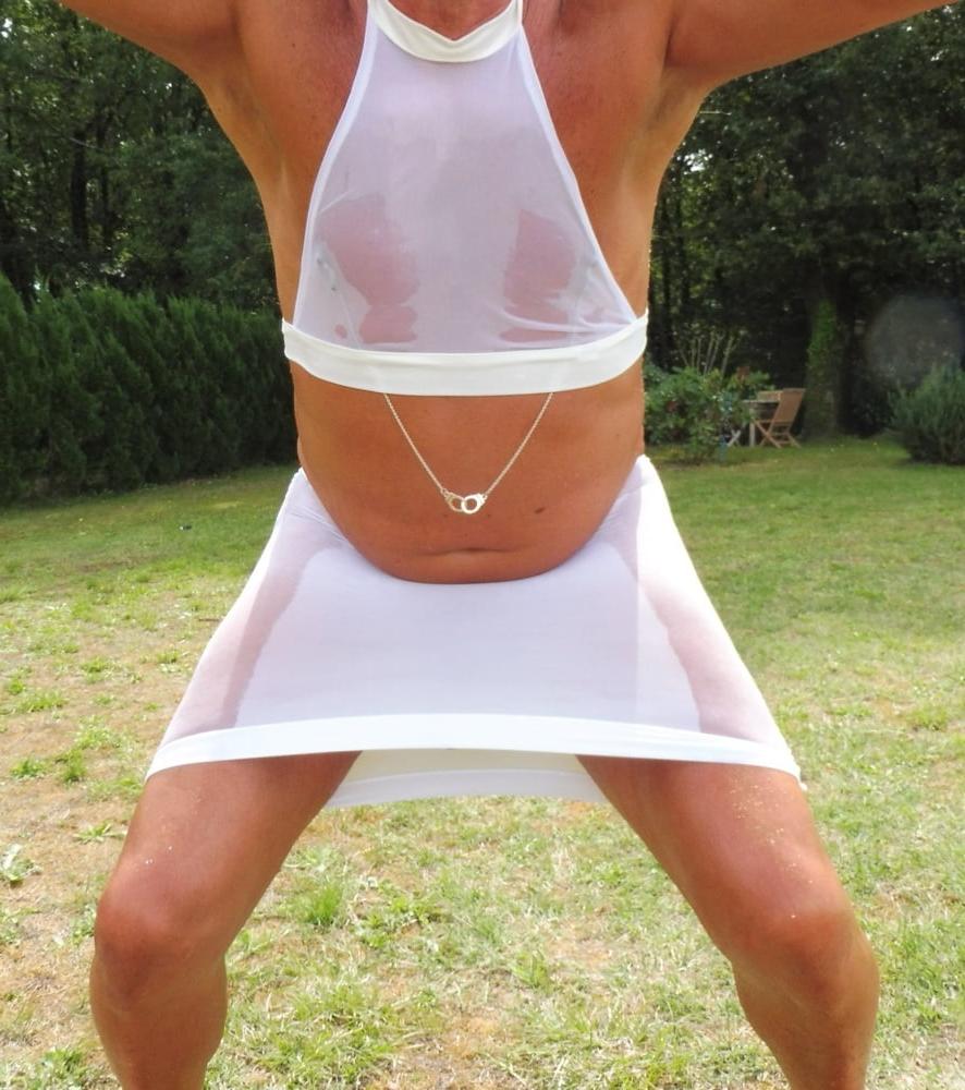 25P Lui Jupe Transparente 2 mouillee