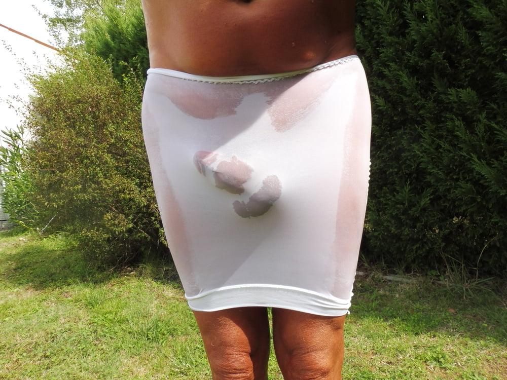 25P Lui Jupe Transparente 2 mouillee