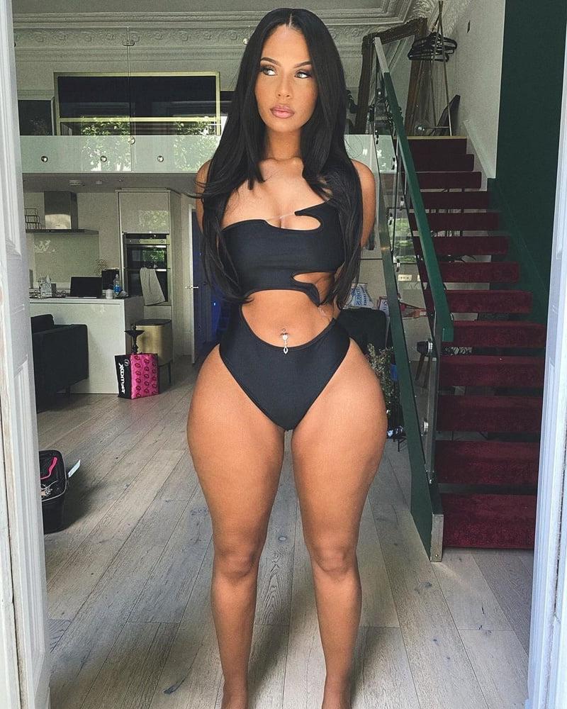 25P Tiny waist beautiful ass and hips