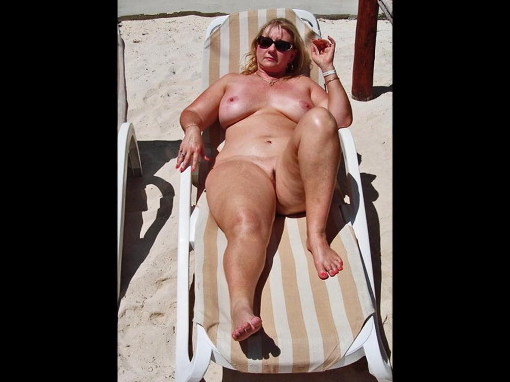 18P MY BEAUTIFUL MATURE WIFE FULL FRONTAL NUDE
