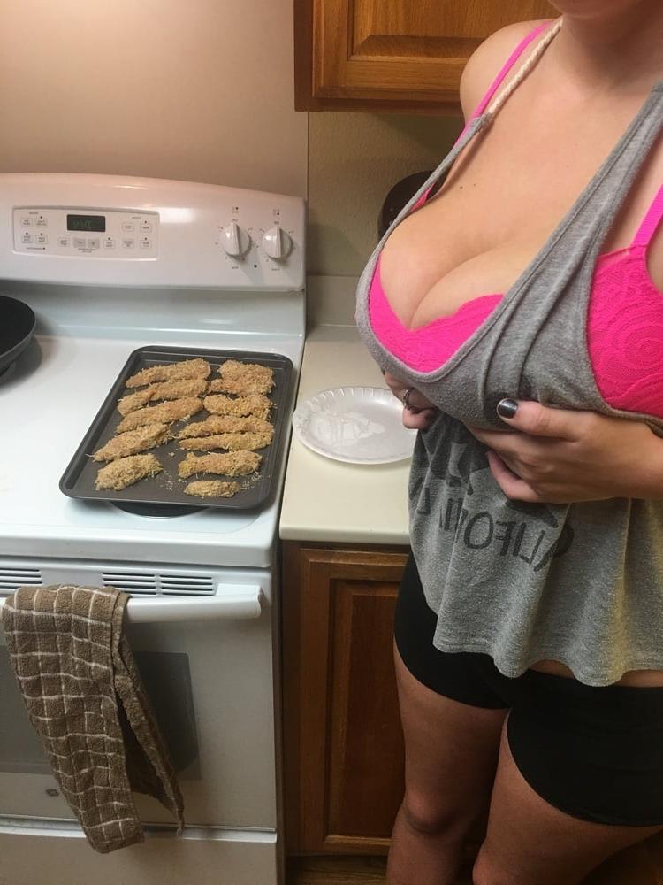 25P Huge Tits On Curvy And Sexy MILF Christine