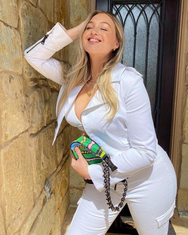 13P Sexy Curvy Iskra