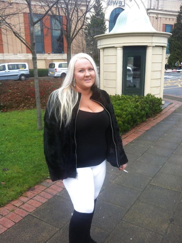 25P A Fat Hotwife from UK