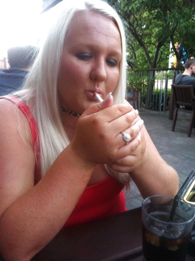 25P A Fat Hotwife from UK