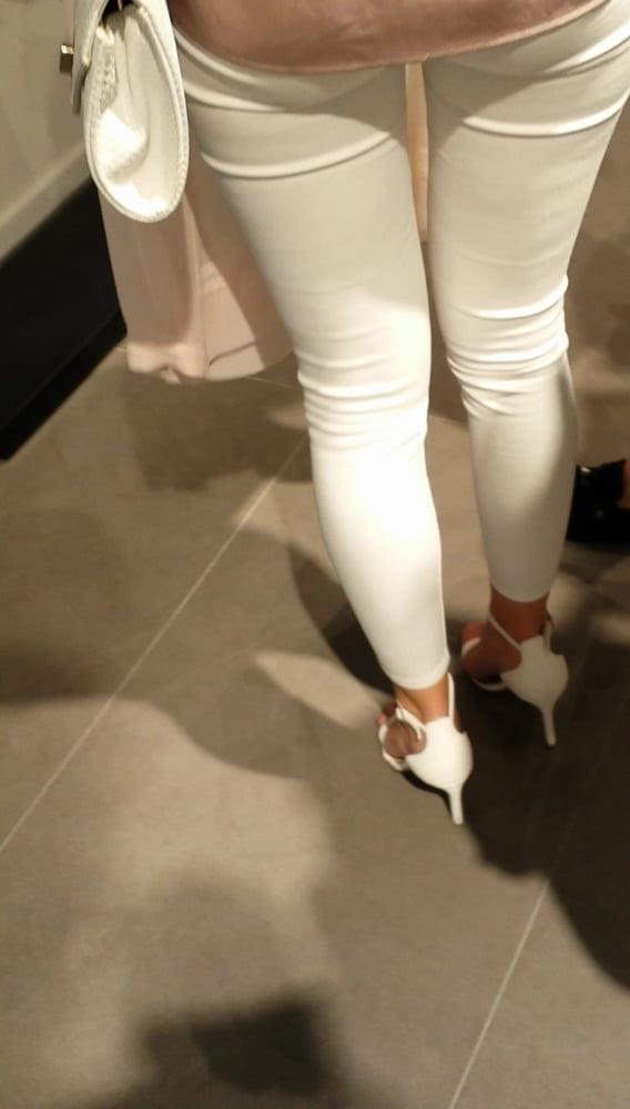 22P hot girl with white  tight pant sexy ass so hot