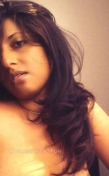 17P indian wife honeymoon sex photos