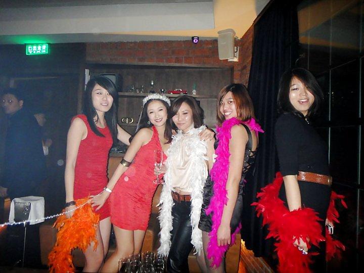 18P Chinese Girls