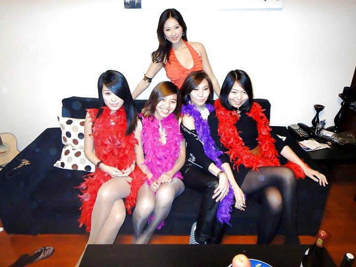 18P Chinese Girls