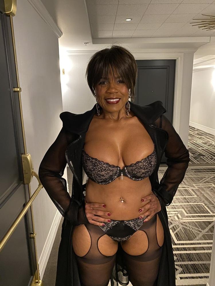 25P Slut Wife Raven