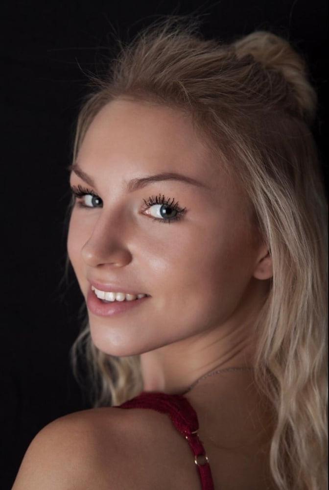 15P Sexy Faces for Jizz off 2450