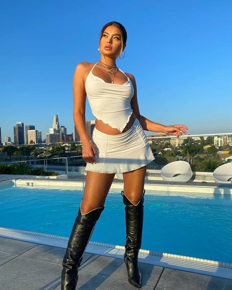 25P Sofia Jamora - Curvy Babe - Fashion Model - Big Tits &amp; Ass