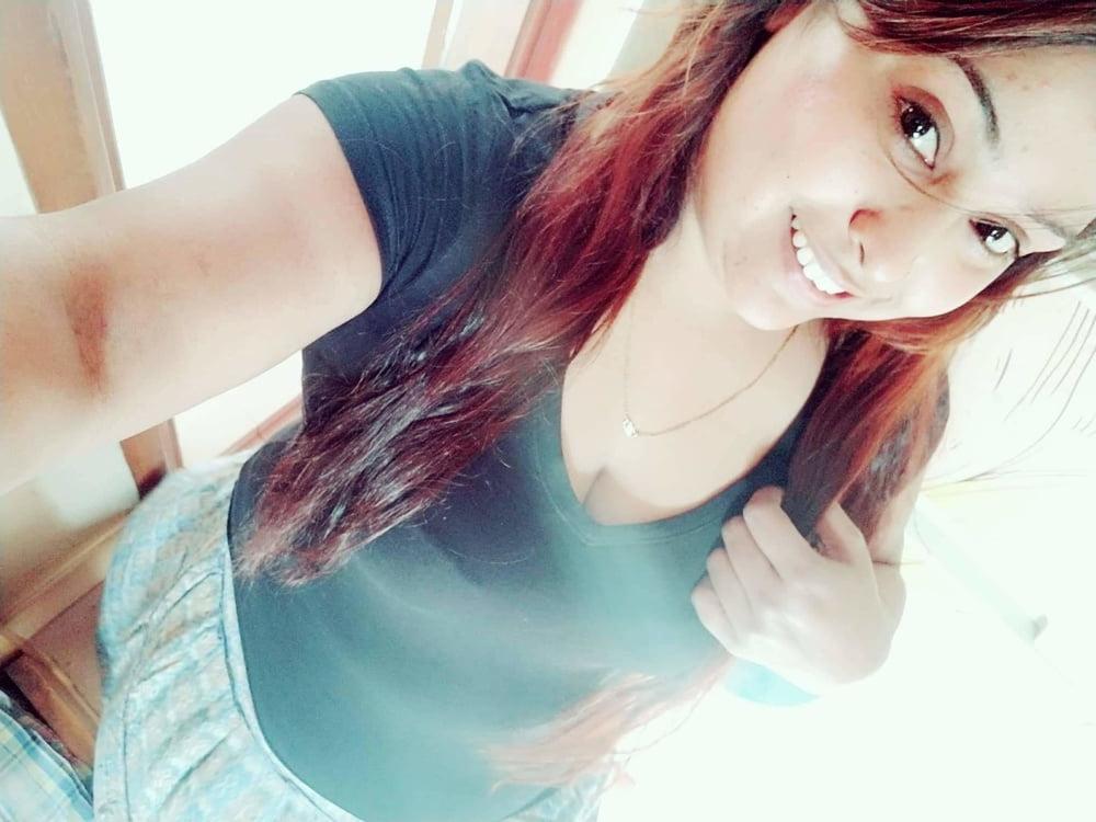 17P Horny Bengali Married Wife Nude pics For Lover