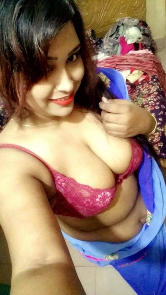 17P Horny Bengali Married Wife Nude pics For Lover