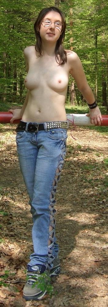 25P Topless in Jeans   58