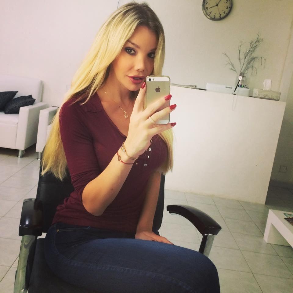 25P Gostosa de jeans 1