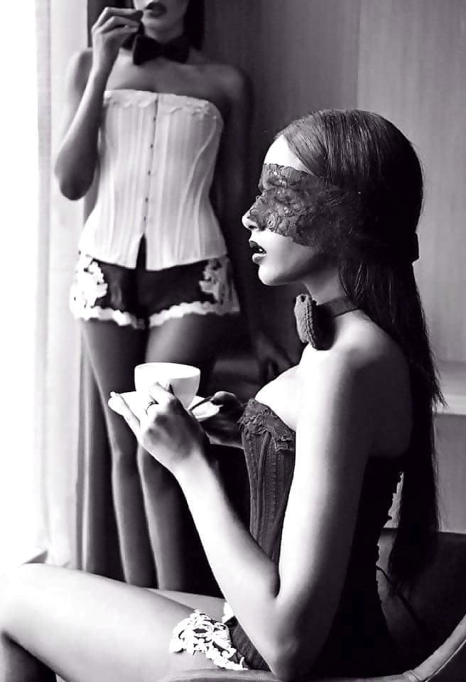25P Artistic Black &amp; Whites 15