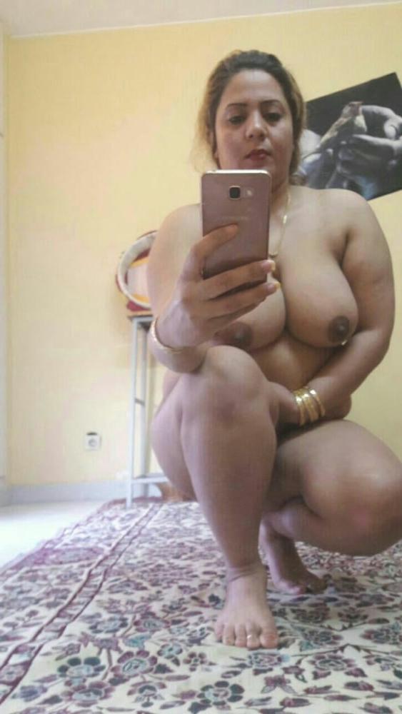 8P paki sexy mature wife