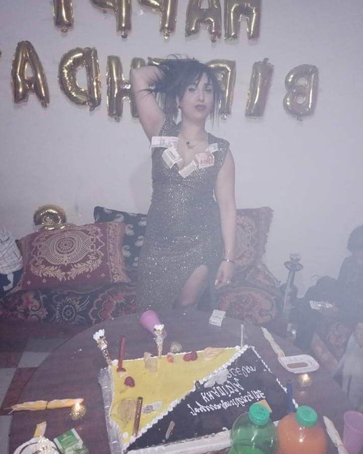 25P Arabian Sluts 562