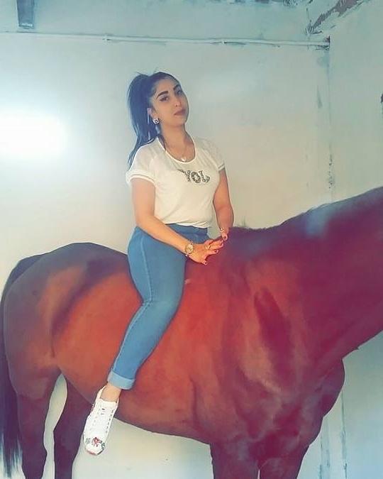 25P Arabian Sluts 562