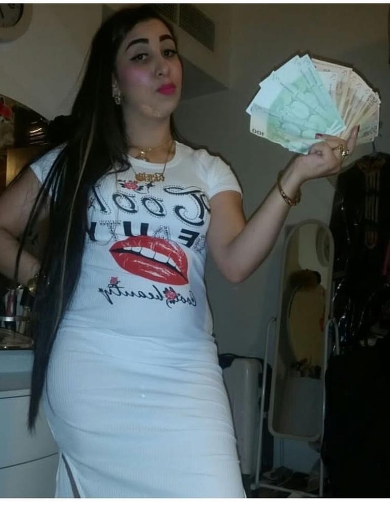25P Arabian Sluts 562