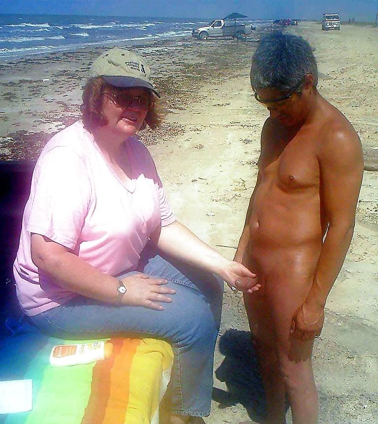 25P Mature vacation pics