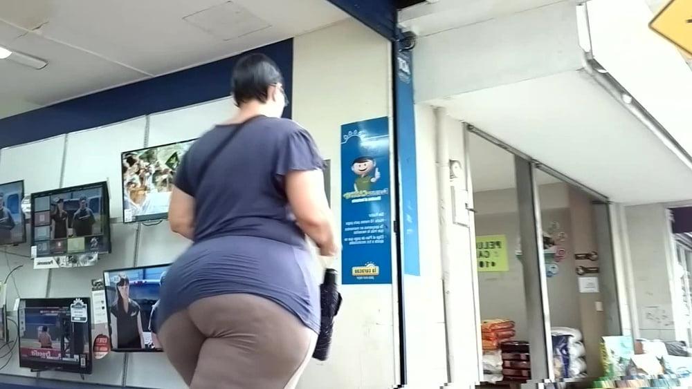 25P WIDE ASS FROM THE SLUMS BEGGING FOR FAT VEINY COCK