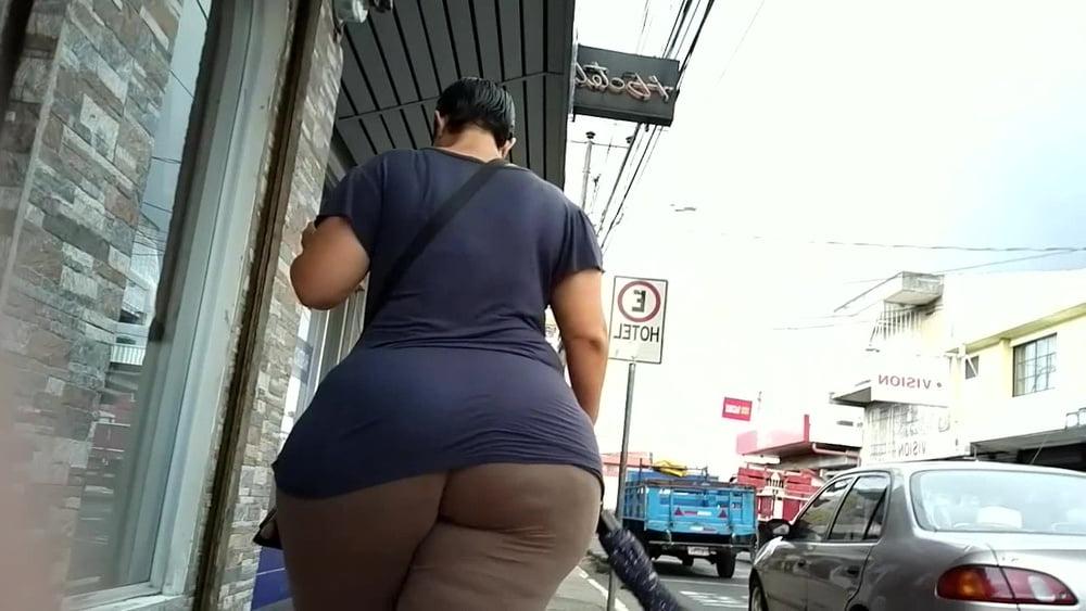 25P WIDE ASS FROM THE SLUMS BEGGING FOR FAT VEINY COCK
