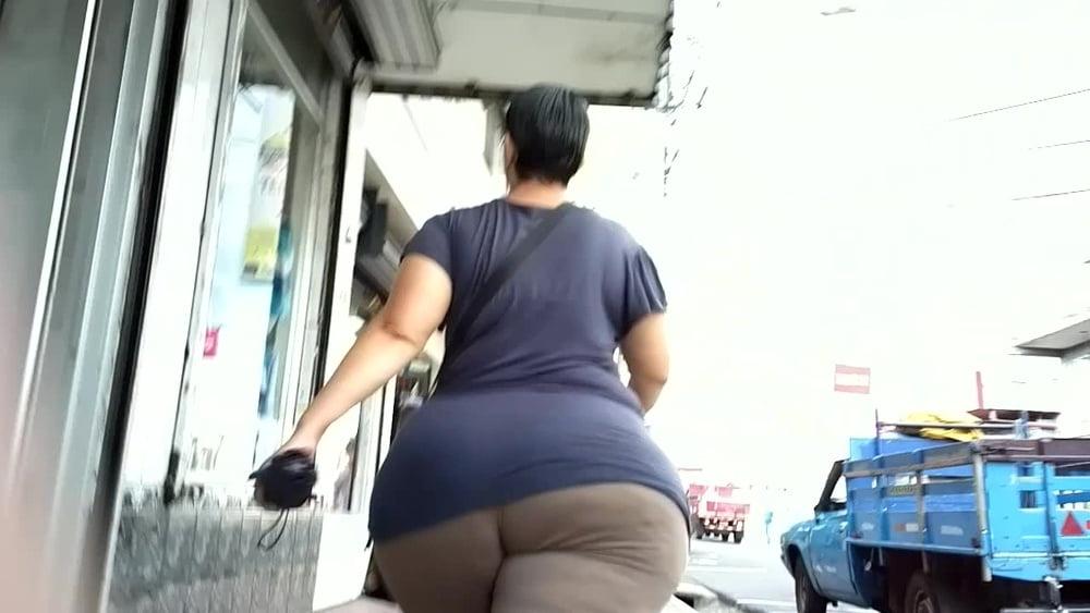 25P WIDE ASS FROM THE SLUMS BEGGING FOR FAT VEINY COCK