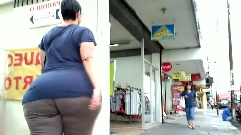 25P WIDE ASS FROM THE SLUMS BEGGING FOR FAT VEINY COCK