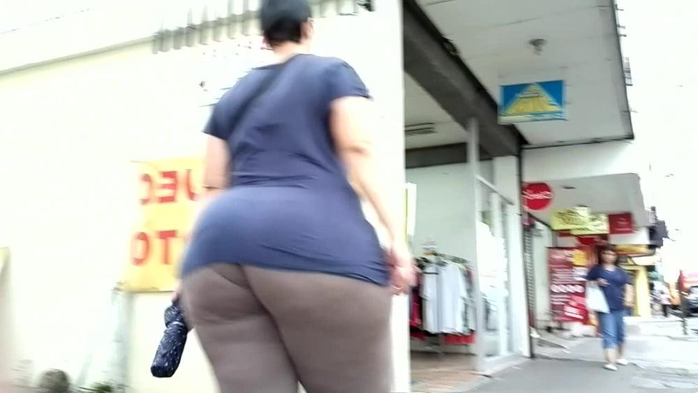 25P WIDE ASS FROM THE SLUMS BEGGING FOR FAT VEINY COCK