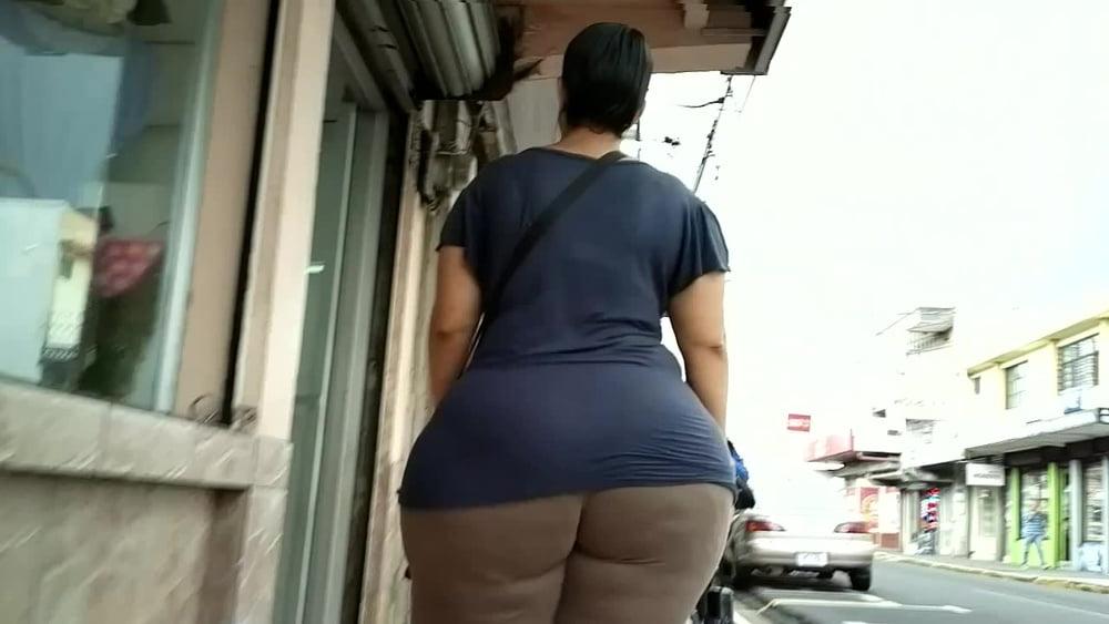 25P WIDE ASS FROM THE SLUMS BEGGING FOR FAT VEINY COCK