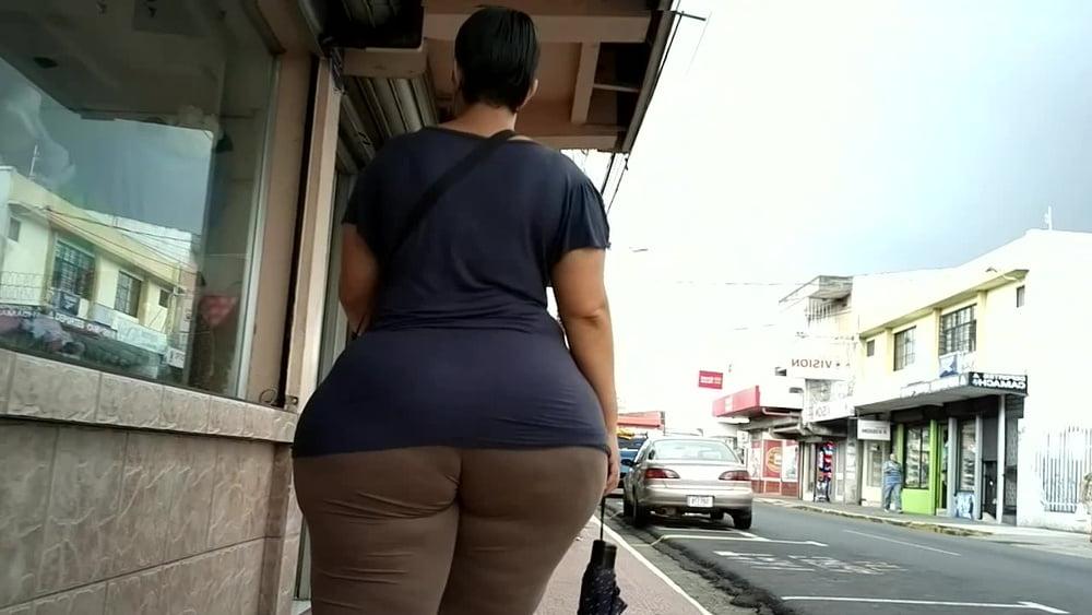 25P WIDE ASS FROM THE SLUMS BEGGING FOR FAT VEINY COCK