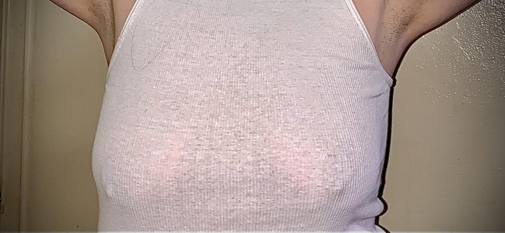 19P Wife lifting her shirt.