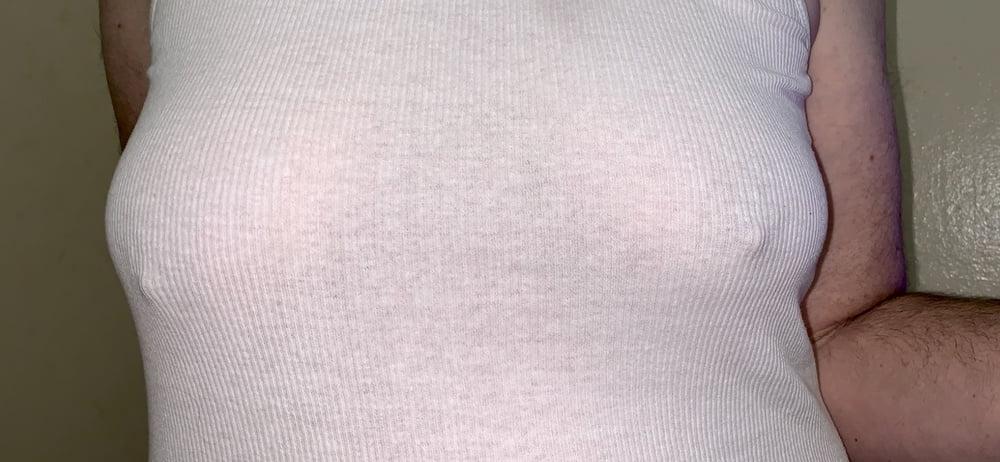 19P Wife lifting her shirt.