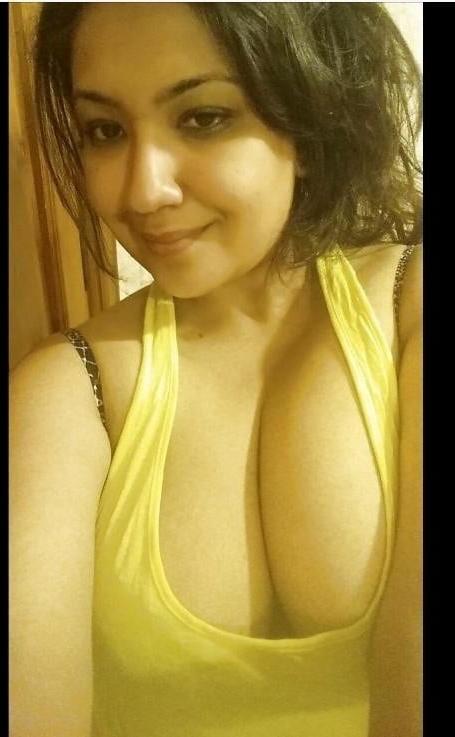 25P fat pakistan milf big boob exposed