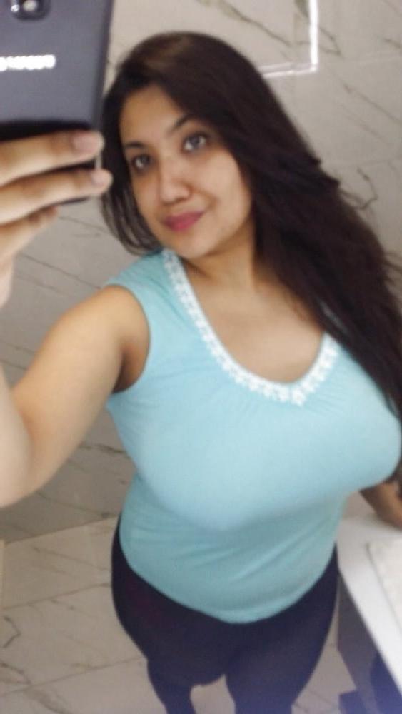 25P fat pakistan milf big boob exposed