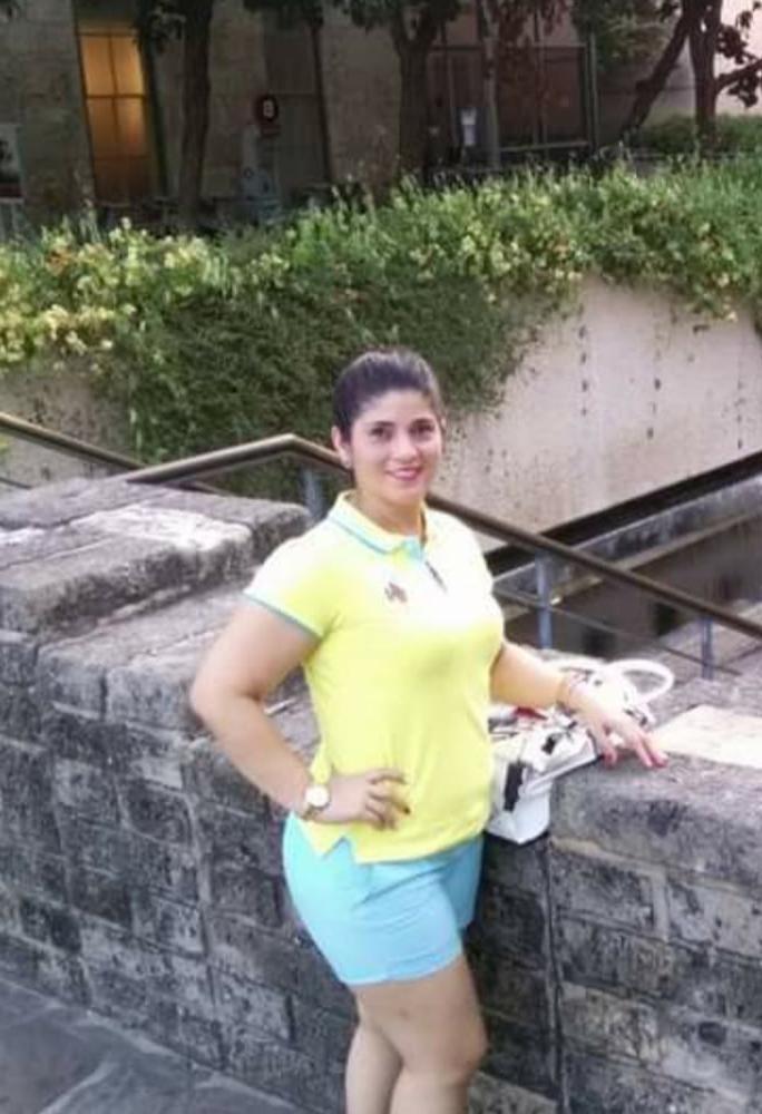 25P BBW shaved wife rica mama infiel culona piernuda depilada