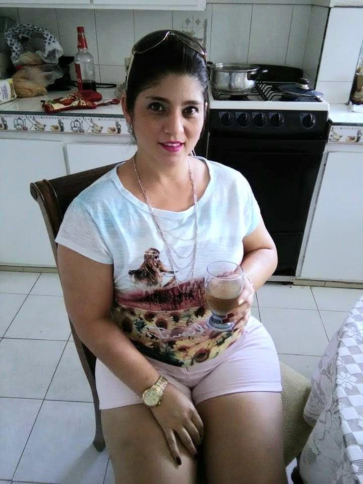 25P BBW shaved wife rica mama infiel culona piernuda depilada