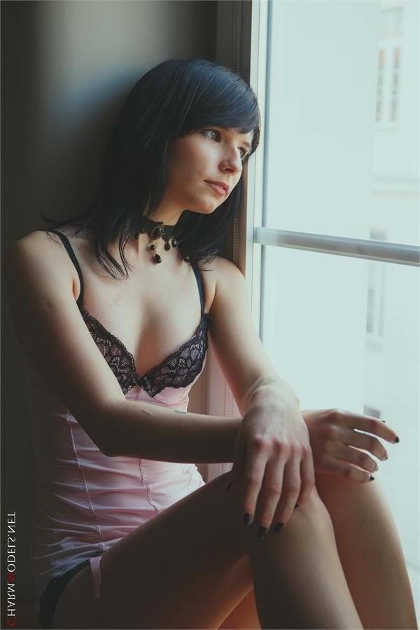 16P Voodoo glamour babe in sexy lingerie Charmmodels