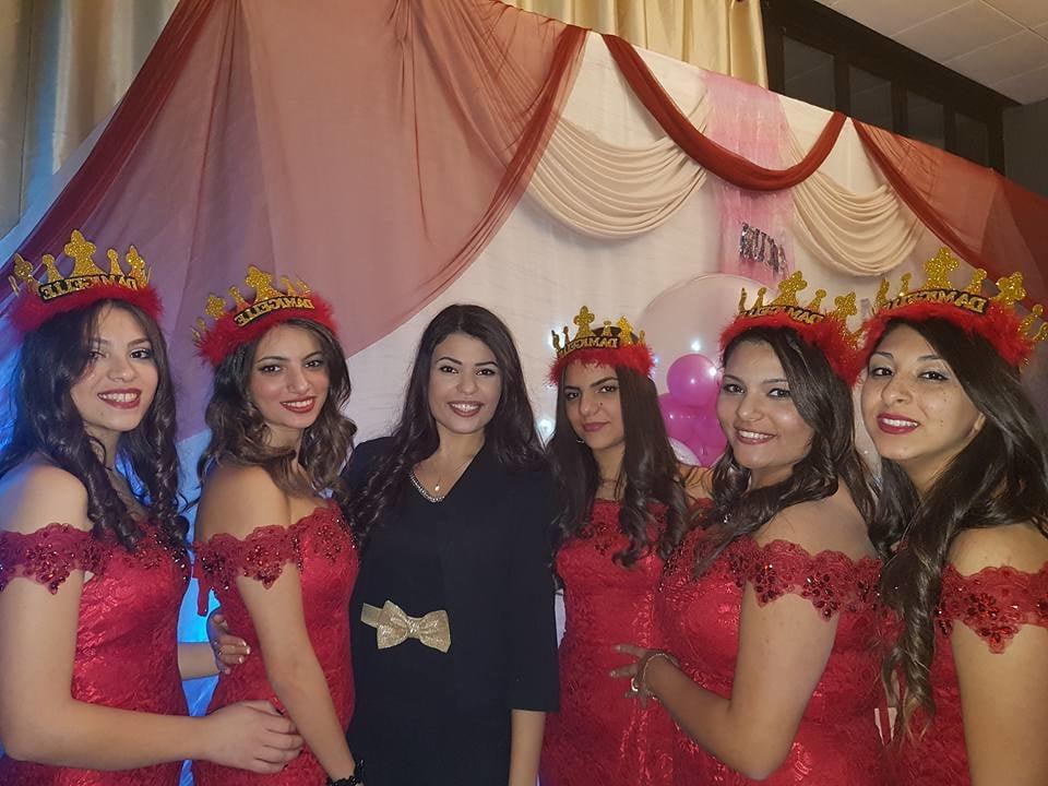 25P Christian wife with her friends