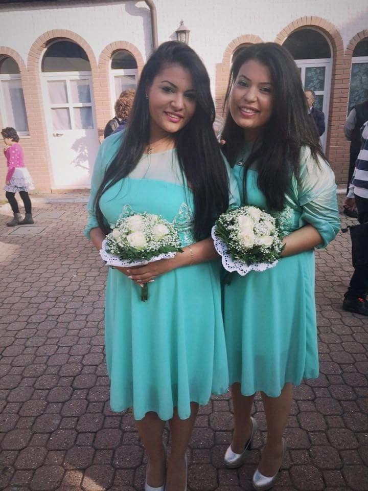 25P Christian wife with her friends