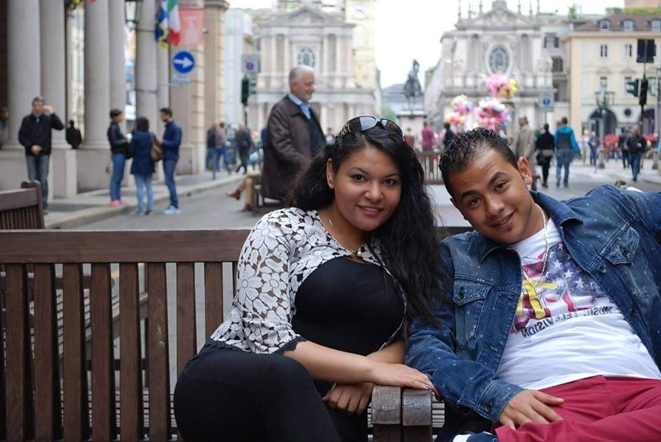 25P Christian wife with her friends