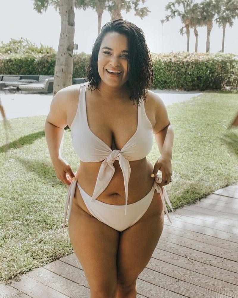 25P Plus size and curvy