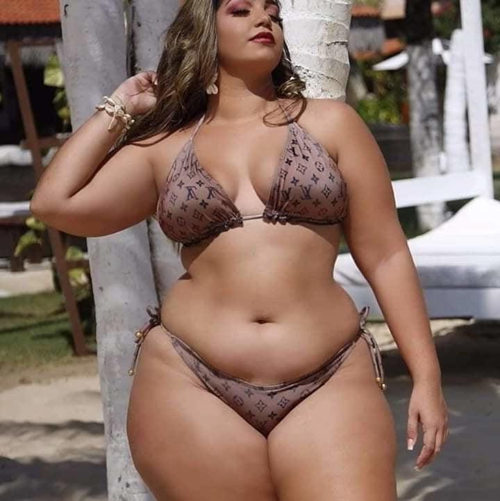 25P Plus size and curvy