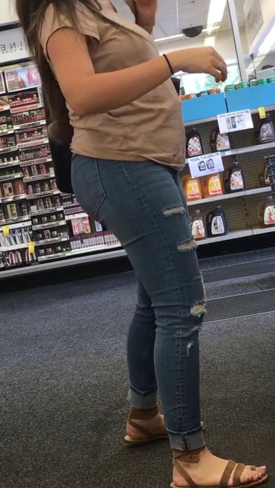 25P Terrific Latina Ass in tight jeans