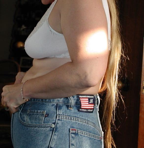 25P Sexy matures in jeans 2
